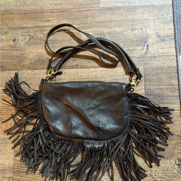 RARE Clare v petit moyen fringe bag Gorgeous. Buttery Soft. SOLD OUT color - Picture 5 of 6